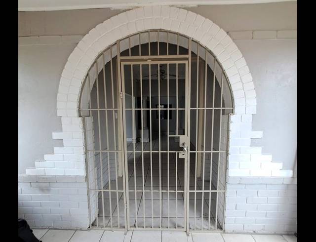 3 BEDROOM HOUSE FOR SALE IN PRIMROSE EAST